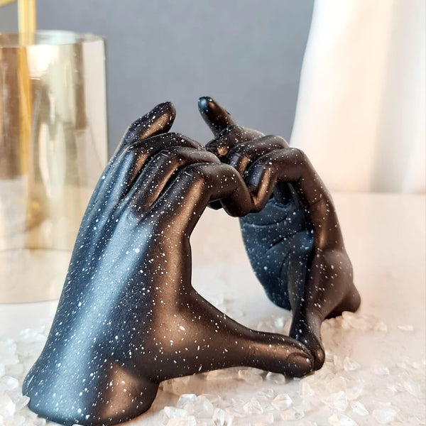 Heart Hands Sculpture, Aesthetic Gesture Decoration, Modern Style Love Sign Art Figurine Ornaments, Home Decor for Living Room, Bedroom, Wedding, Office, Shelves, Coffee Table, Black (BSP-8028) L 22 W 10 H 12 CM