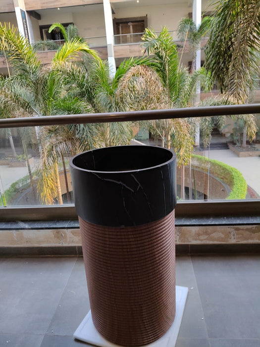 Bassino Artificial Stone Pedestal Basin – Black Marble & Wooden Texture | 46×46×86 cm (18×18×33 Inch)