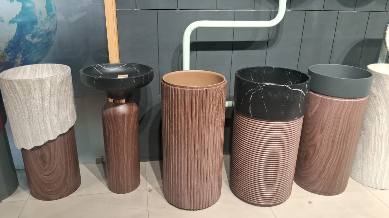 Bassino Artificial Stone Pedestal Basin – Black Marble & Wooden Texture | 46×46×86 cm (18×18×33 Inch)