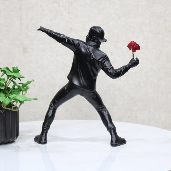 Home Decor Flower Thrower Statue Room Decor for Men Aesthetic Sculpture, Black, 20x8x21.5cm