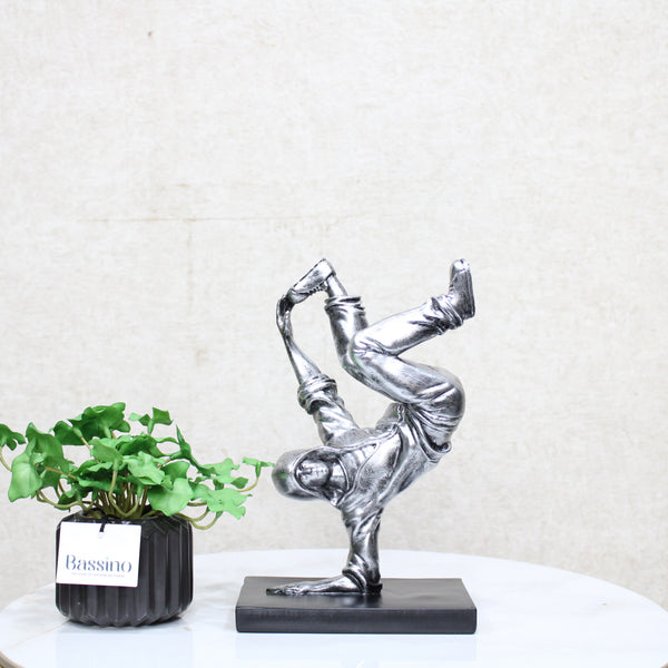 Decoration Figure Statue, Resin Street Dance Boy Action Statue Sculpture, Street Dance Competition Price BSP-8298-2 L15 W10 H24 CM