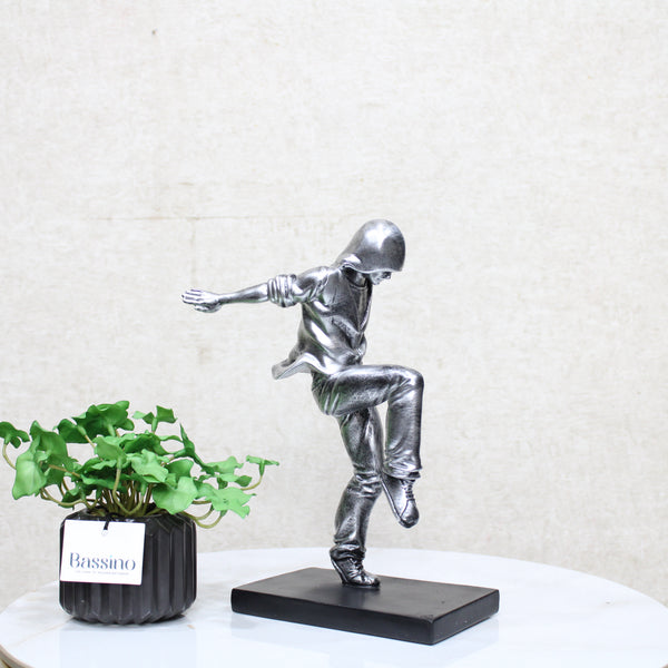 Decoration Figure Statue, Resin Street Dance Boy Action Statue Sculpture, Street Dance Competition Price BSP-8298 L15 W10 H27 CM