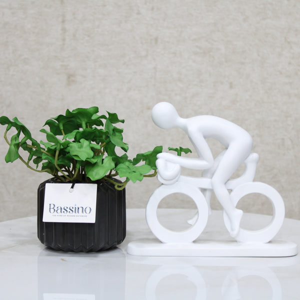 Sports Man Sculpture Statue Vintage Resin Figurine Home Decoration Sculpture Party Favors Gift for Sports Lover (BSP-8140) L 17 W 4 H 15 CM