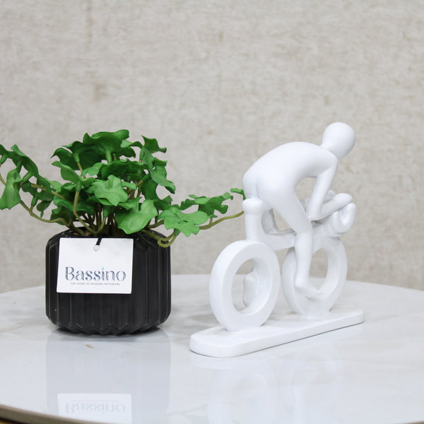 Sports Man Sculpture Statue Vintage Resin Figurine Home Decoration Sculpture Party Favors Gift for Sports Lover (BSP-8140) L 17 W 4 H 15 CM