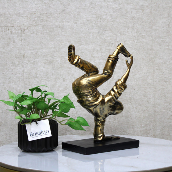 Decoration Figure Statue, Resin Street Dance Boy Action Statue Sculpture, Street Dance Competition Price Decoration (BSP-8297-2) L 15 W 10 H 24 CM