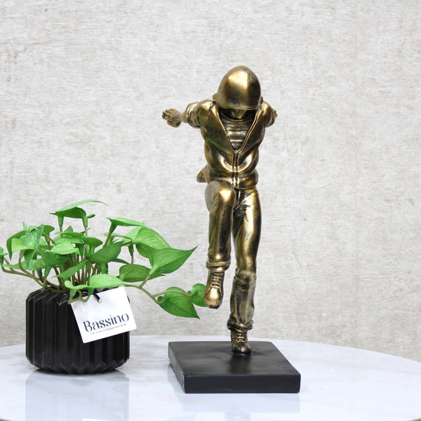 Decoration Figure Statue, Resin Street Dance Boy Action Statue Sculpture, Street Dance Competition Price BSP-8297 L15 W10 H27 CM